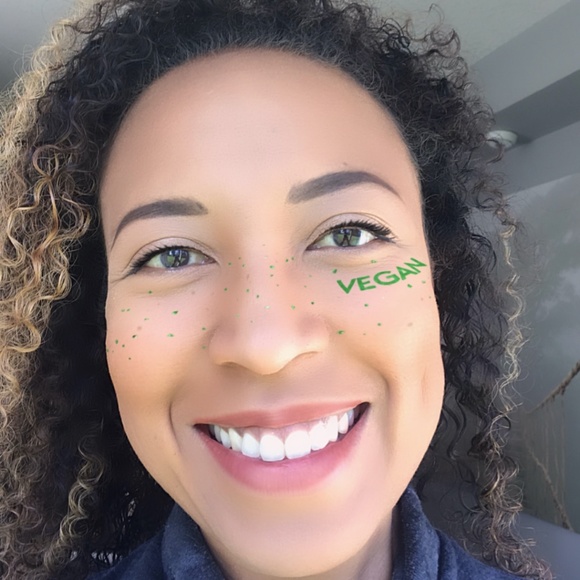 Meet your Posher, Kim - Picture 5 of 5